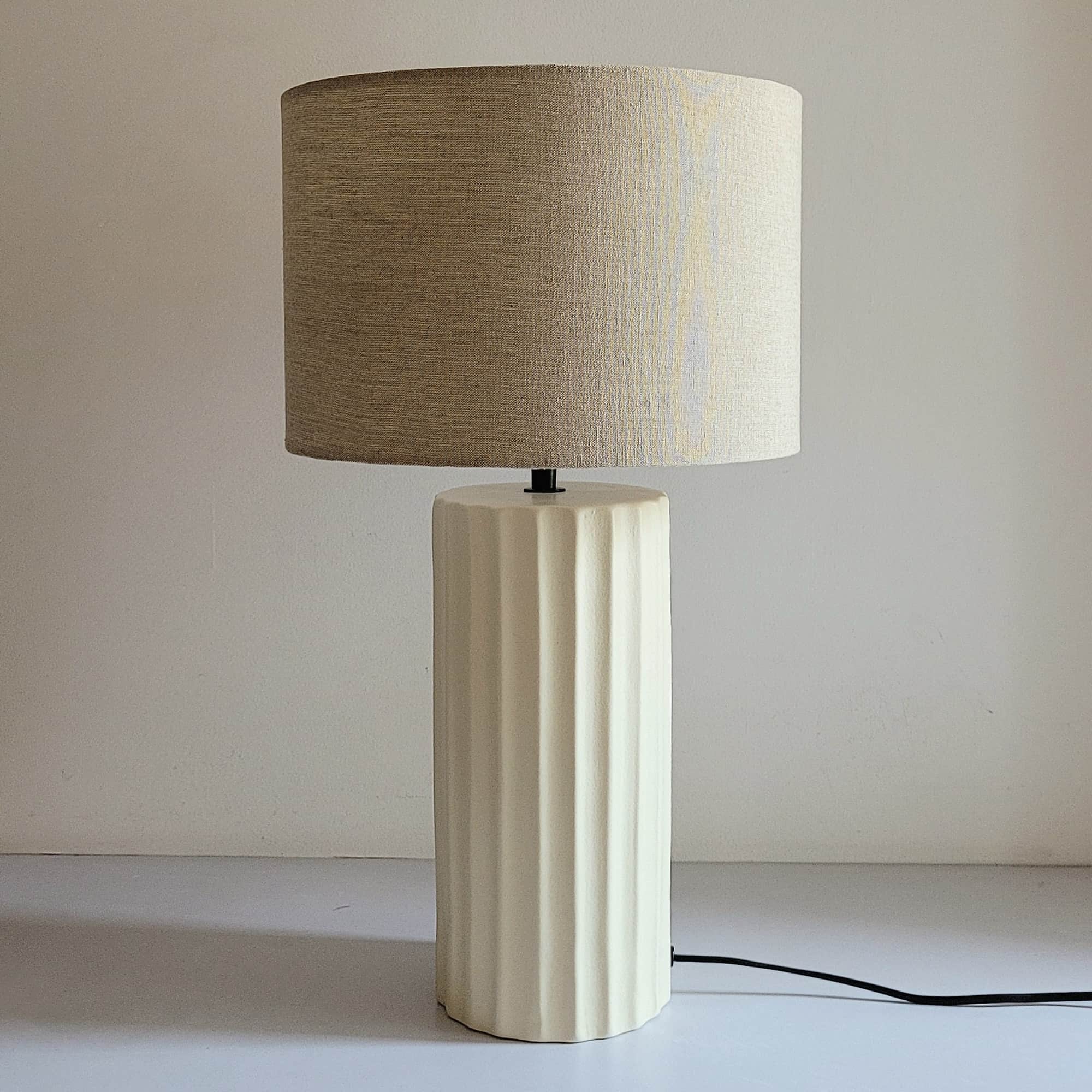 CREAM CREAMIC TABLE LAMP HANDCARVED BASE