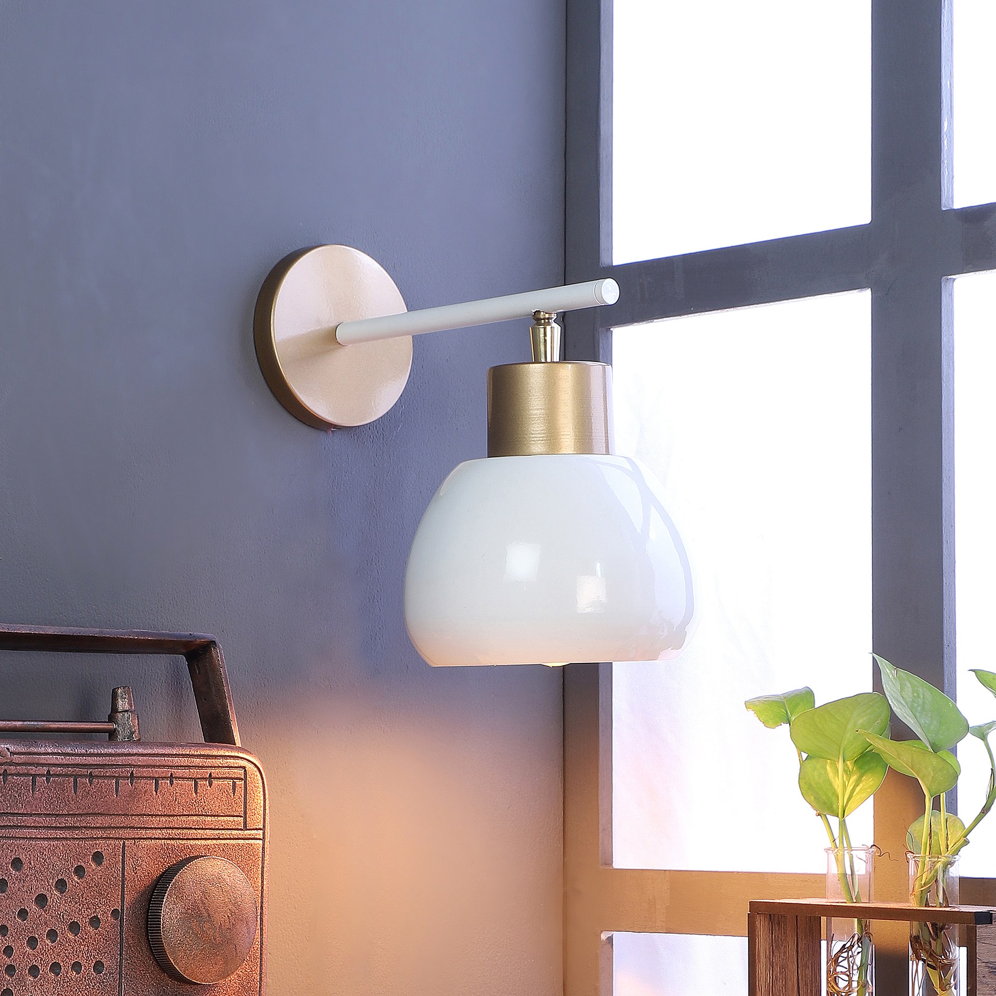 Bon-Bon White Metal Wall Light